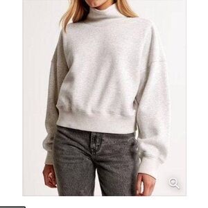 Abercrombie & Fitch Soft A & F Essential Sunday Mock Size Small